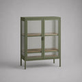 Highboard-Vitrinenschrank aus pulverbeschichtetem Stahl und Riffelglas, Salbeigrün, 80 × 35 × 110 cm